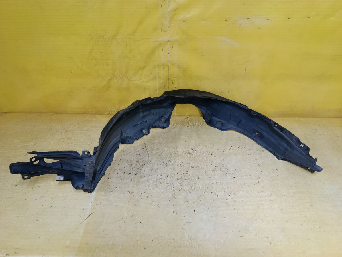 Подкрылок 53806-28081 на Toyota Voxy ZRR70G 3ZR-FAE Фото 3