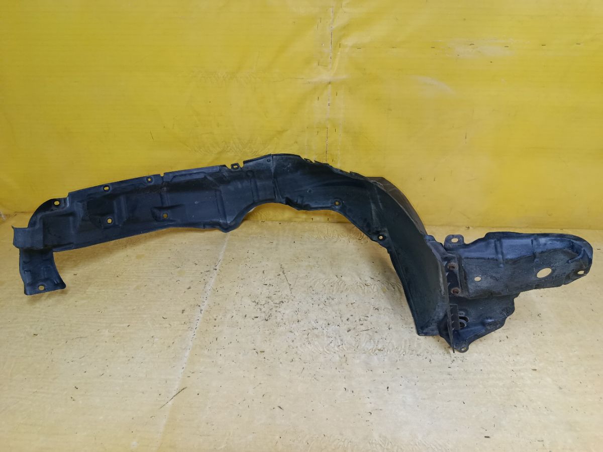 Подкрылок 53875-47030 на Toyota Prius ZVW30 2ZR-FXE Фото 3