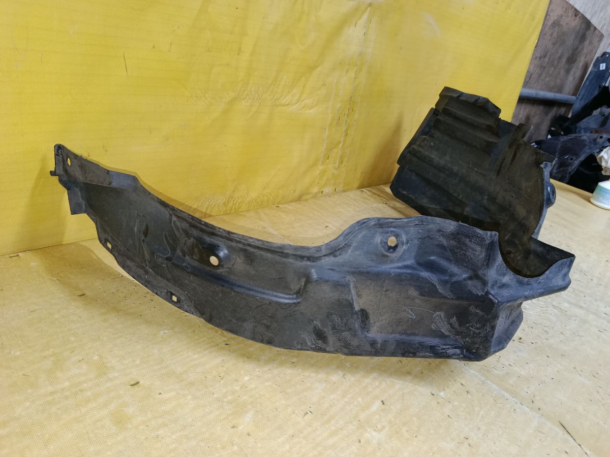 Подкрылок 53875-28201 на Toyota Voxy ZRR70G 3ZR-FAE Фото 5