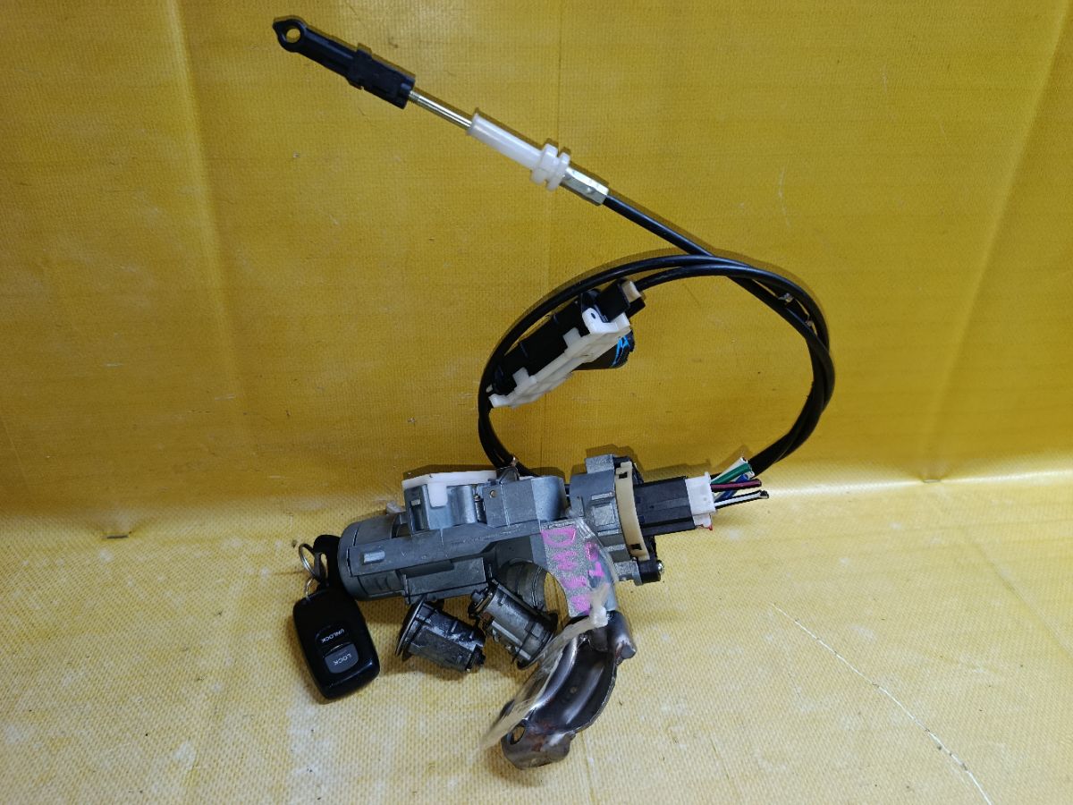 Замок зажигания на Mazda Demio DW3W Фото 11