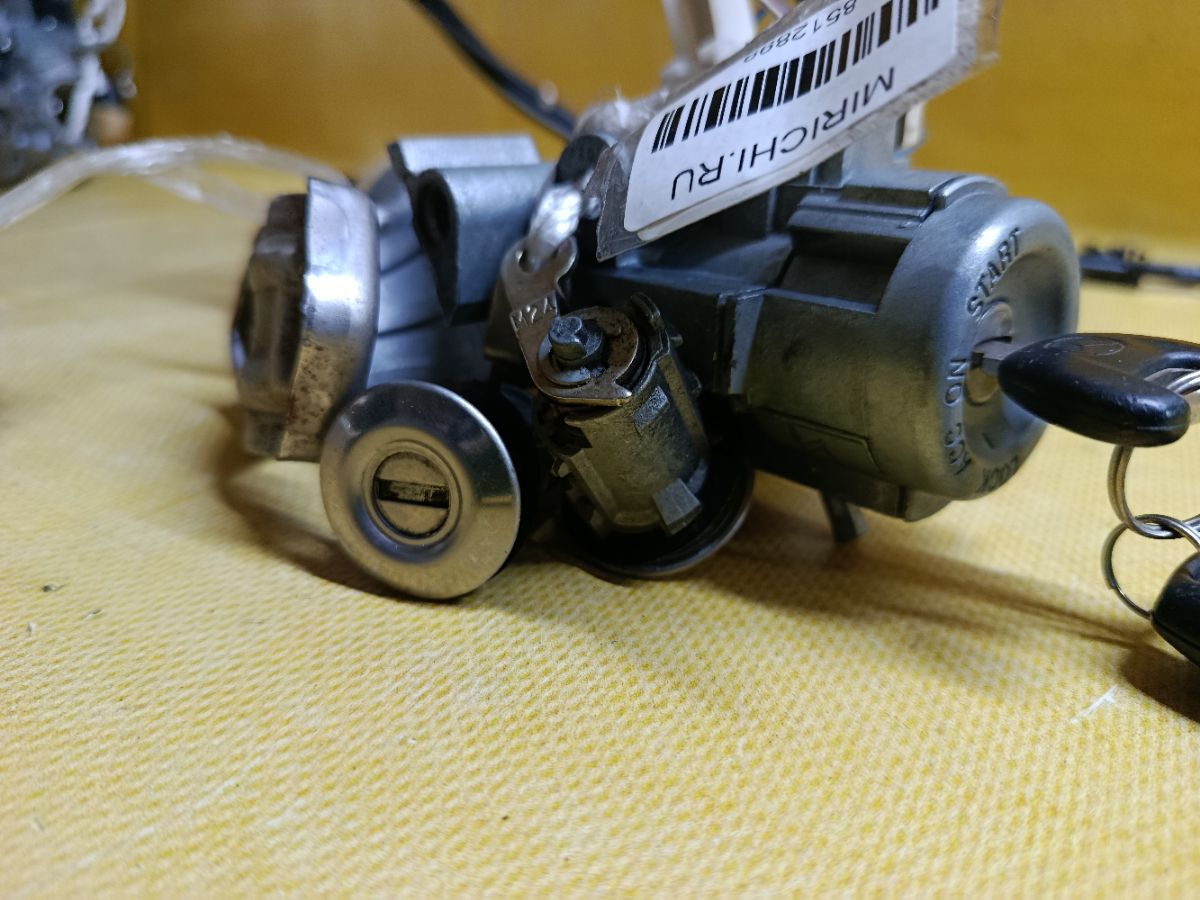 Замок зажигания на Mazda Demio DW3W Фото 6