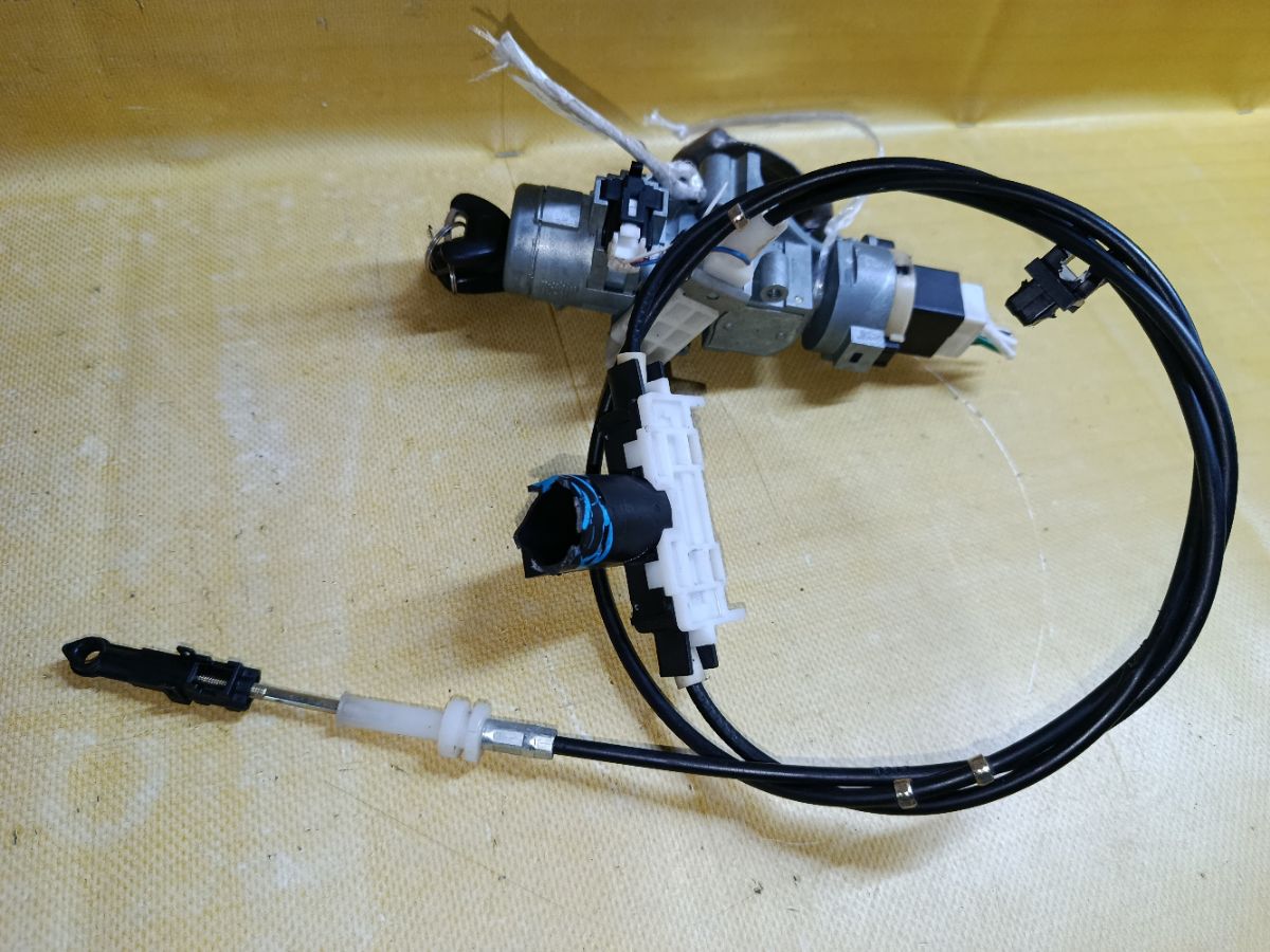 Замок зажигания на Mazda Demio DW3W Фото 8