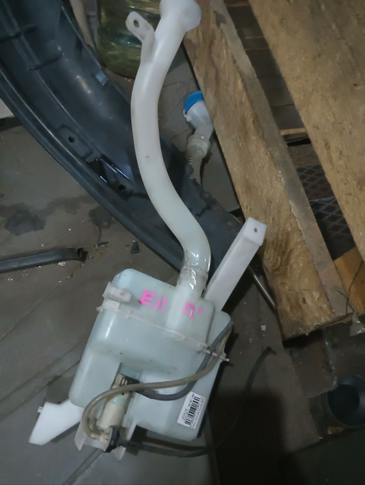 Бачок омывателя 28919AX000 на Nissan Note E11 Фото 7