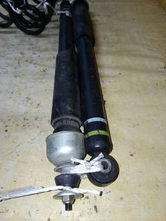 Амортизатор на Nissan Leaf AZE0 Фото 4