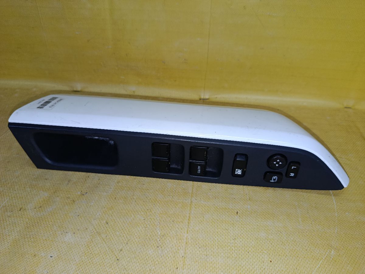 Блок упр-я стеклоподъемниками 37990-65P00 на Suzuki Hustler MR41S Фото 4