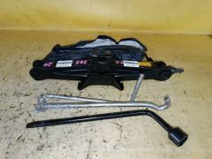 Домкрат на Toyota Wish ZGE20G Фото 3