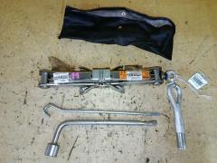 Домкрат на Nissan Фото 4