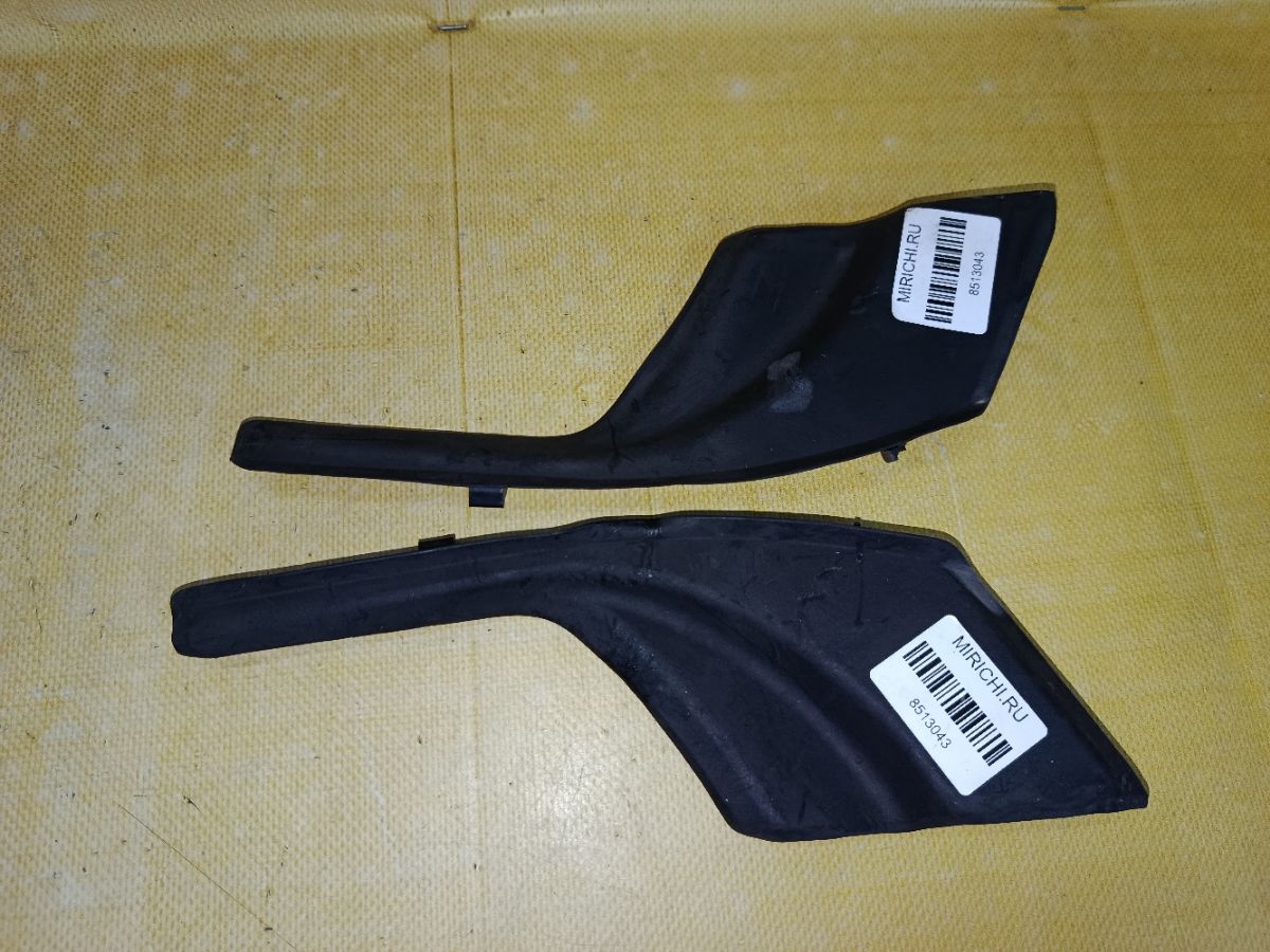 Решетка под лобовое стекло 53867-51150, 53866-52100 на Toyota Aqua NHP10 Фото 3