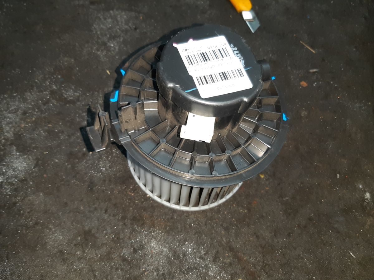 Мотор печки 27226 AX000 на Nissan Cube YZ11 Фото 8