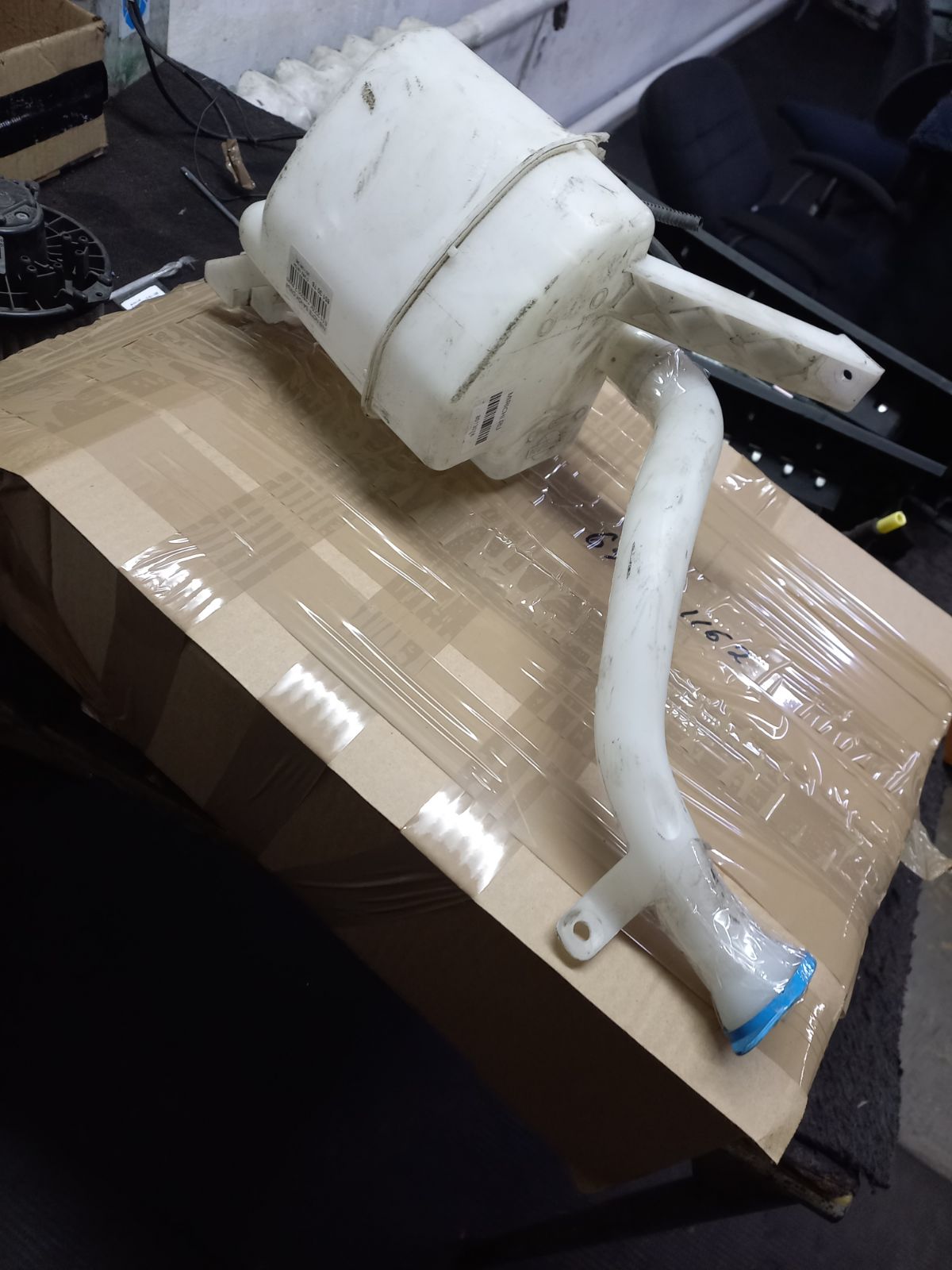 Бачок омывателя 28919AX000 на Nissan Note E11 Фото 6