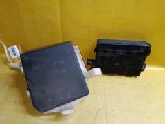 Блок предохранителей на Nissan Note E11 HR15DE Фото 3