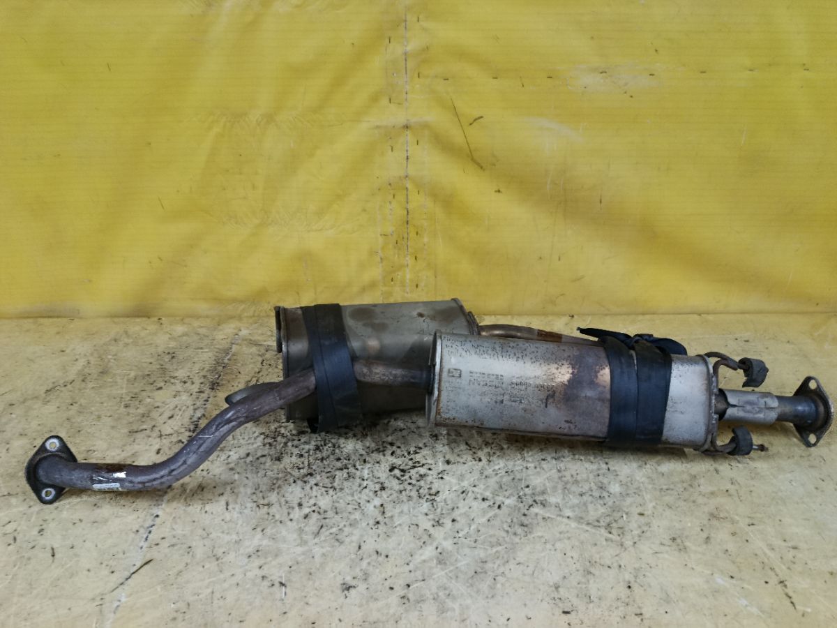 Глушитель на Nissan Note E11 HR15DE Фото 4