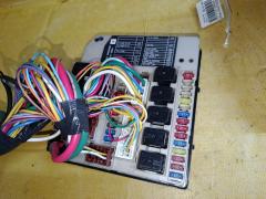 Блок предохранителей на Nissan Note E11 HR15DE Фото 4