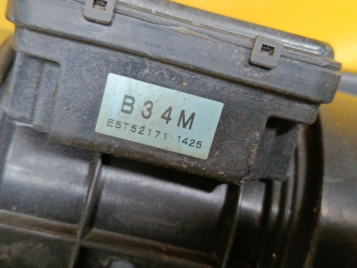 Корпус воздушного фильтра на Mazda Demio DW3W B3 Фото 11