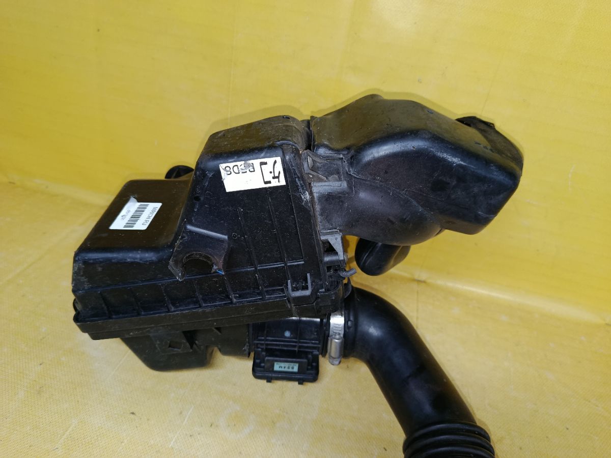 Корпус воздушного фильтра на Mazda Demio DW3W B3 Фото 6