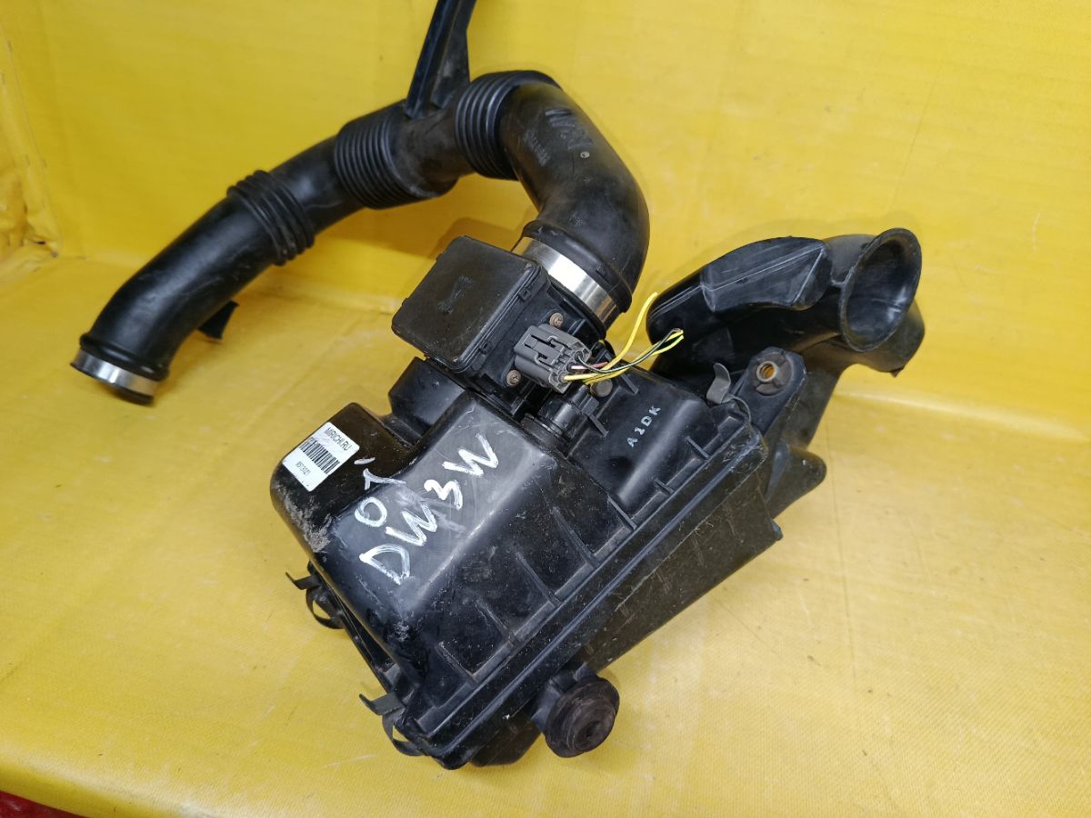 Корпус воздушного фильтра на Mazda Demio DW3W B3 Фото 7