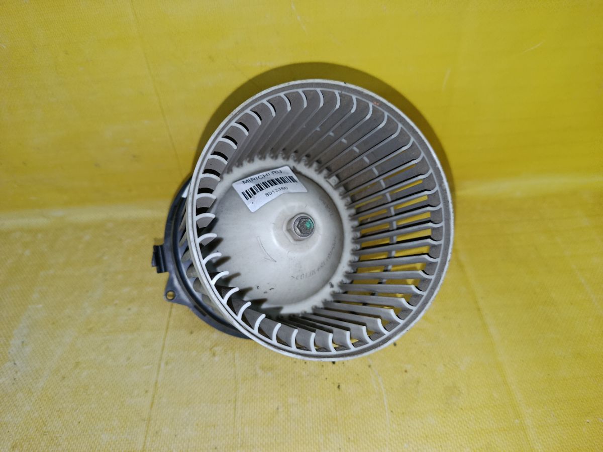 Мотор печки на Nissan March K13 Фото 4