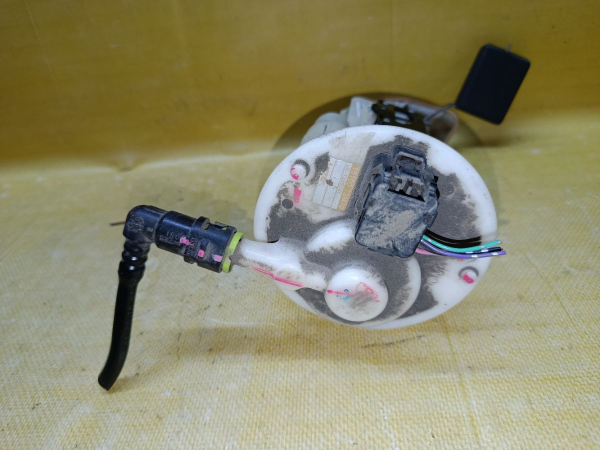 Бензонасос 15100-72M70 на Suzuki Hustler MR41S R06A Фото 7