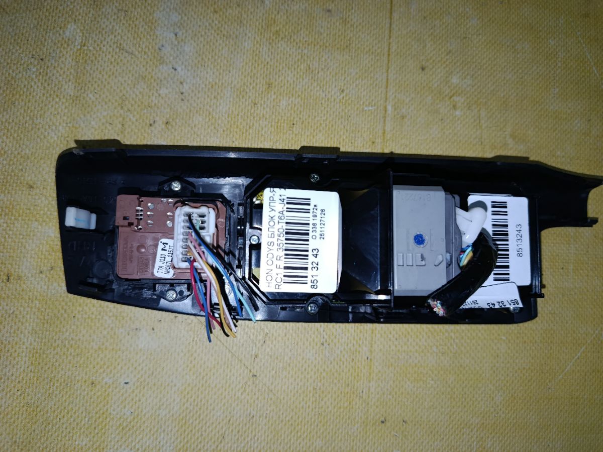 Блок упр-я стеклоподъемниками 35750-T6A-J41 на Honda Odyssey RC1 Фото 7