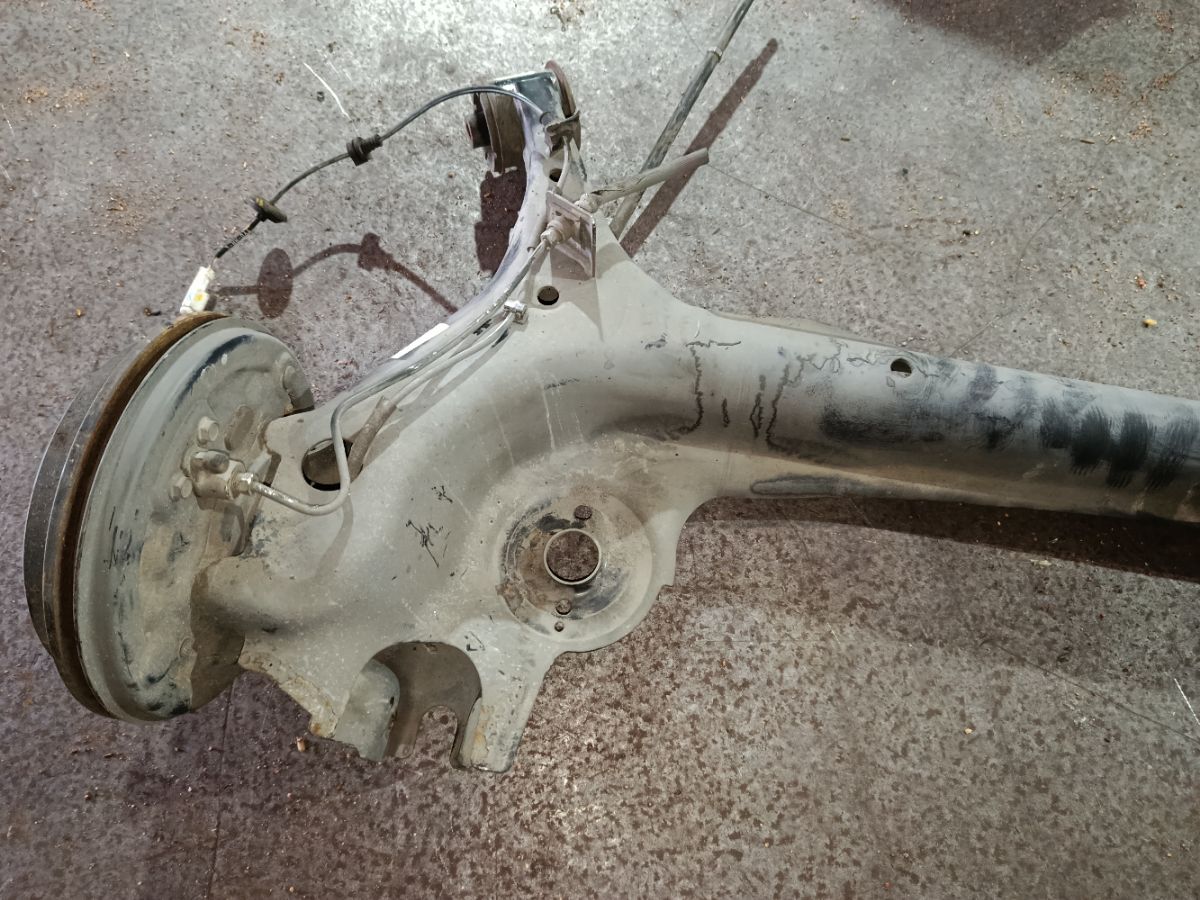 Балка подвески на Honda N-Box JF1 S07A Фото 9