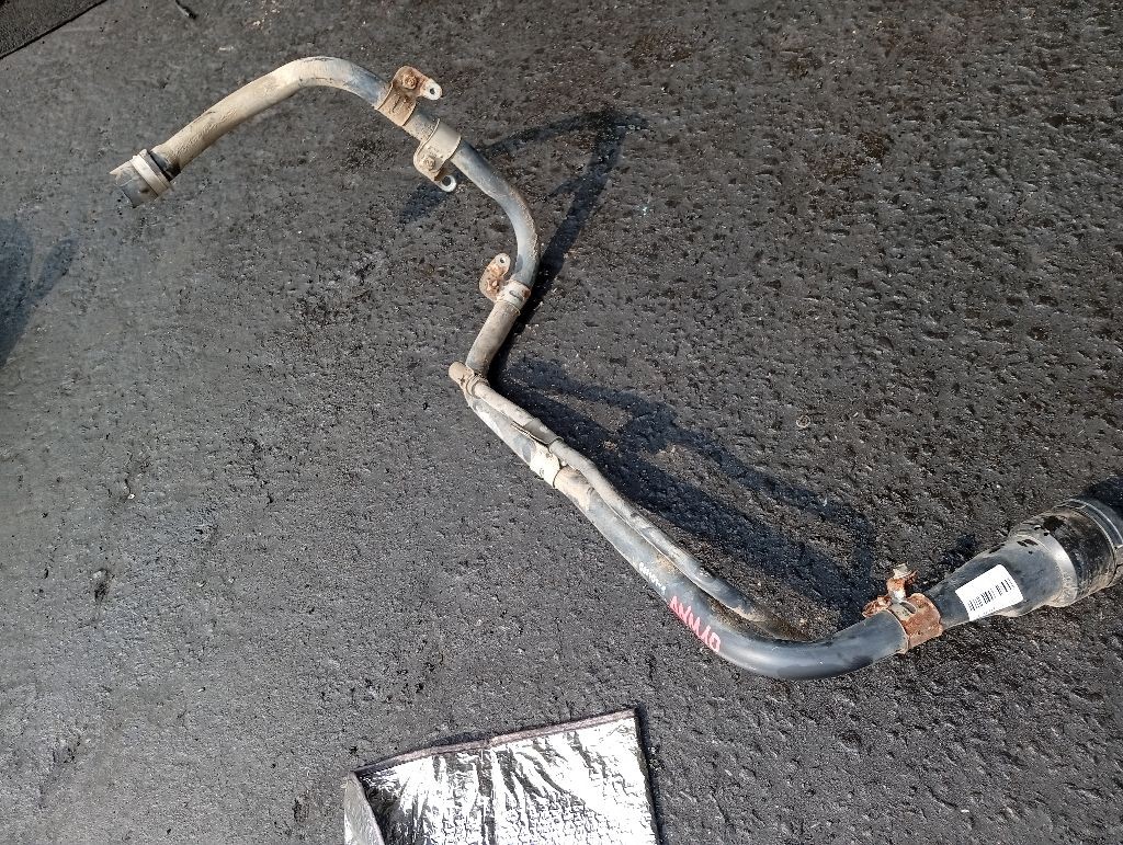 Заливная горловина топливного бака 77201-44191 на Toyota Isis ANM10G 1AZ-FSE Фото 1