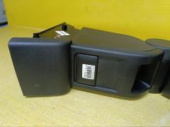 Подлокотник на Nissan Tiida C11 Фото 10