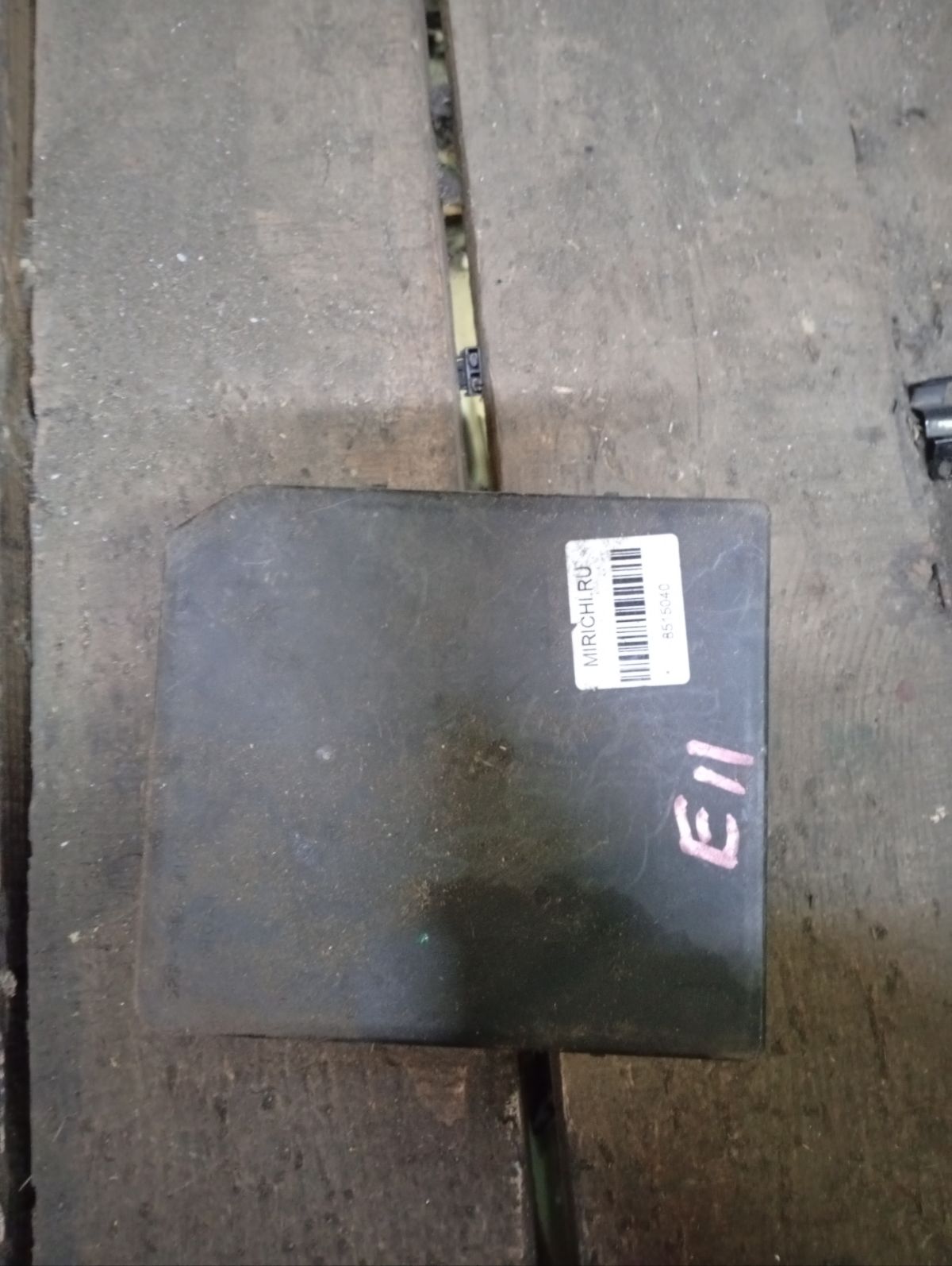 Блок предохранителей на Nissan Note E11 HR15DE Фото 11