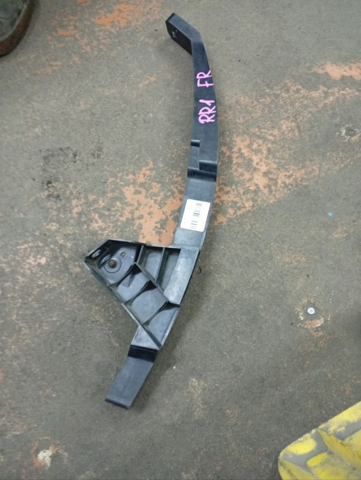 Крепление бампера 71140-SJK-N000 на Honda Elysion RR1 Фото 15