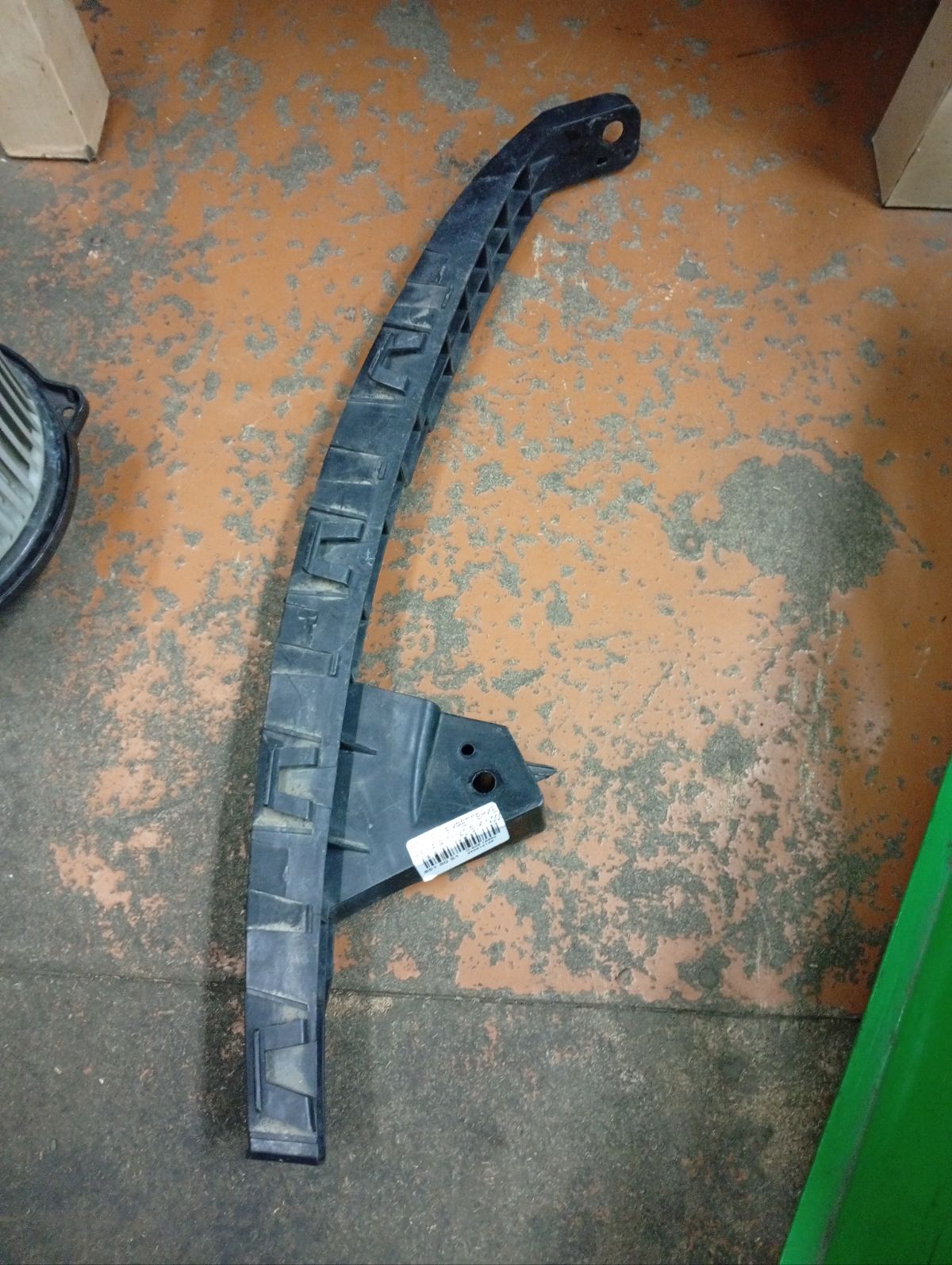 Крепление бампера 71140-SJK-N000 на Honda Elysion RR1 Фото 17