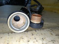 Заливная горловина топливного бака 77201-28240, 77201-28290 на Toyota Voxy AZR60G 1AZ-FSE Фото 5