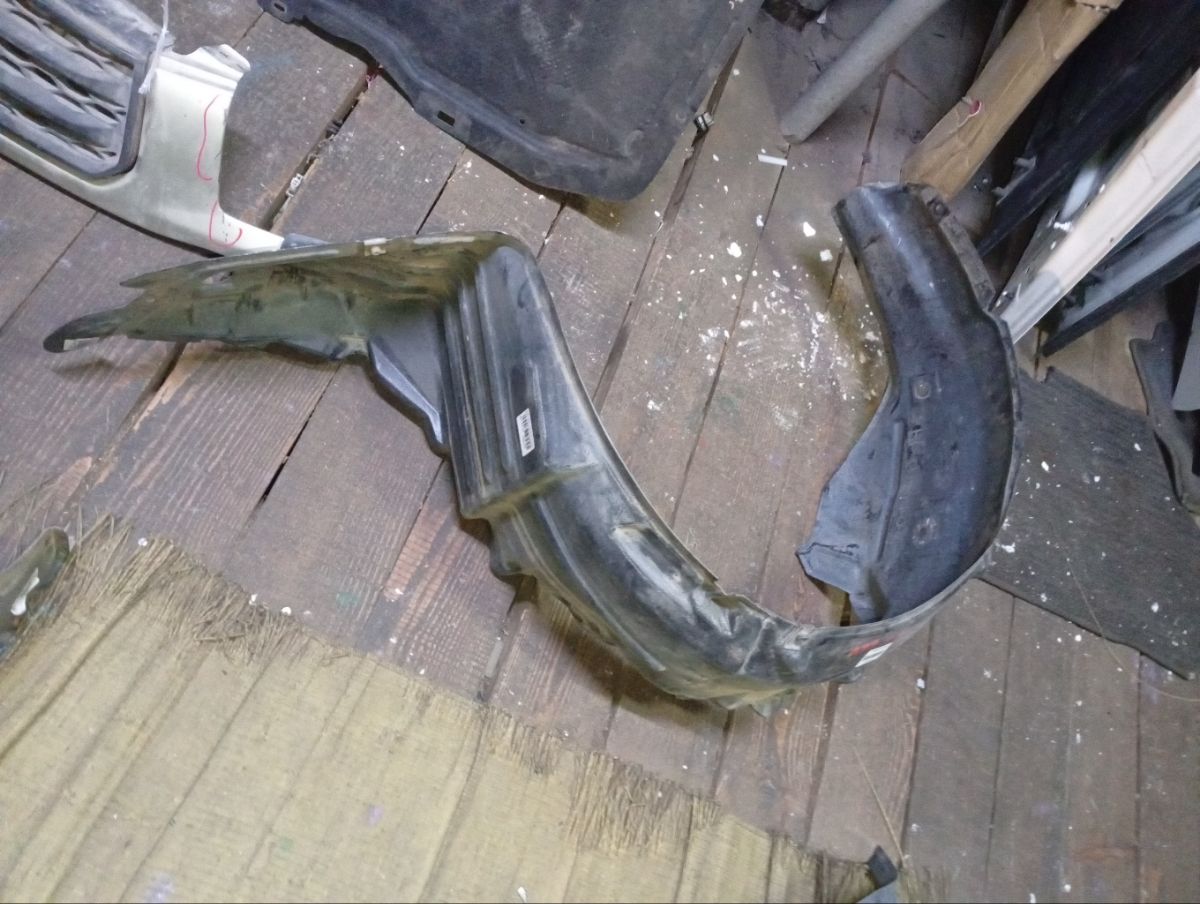 Подкрылок 63840-2Y000, 63840-5Y700, 8400-843, 915.NS11090R, DS11101BR, DS11111AR, L261100024R, NNMXQ00-300-R, NNMXQ00300R, NS2575CR, ST-DTW2-016L-1 на Nissan Cefiro A33 VQ20DE Фото 4