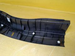 Обшивка багажника 64716-52160 на Toyota Ractis NSP120 Фото 7