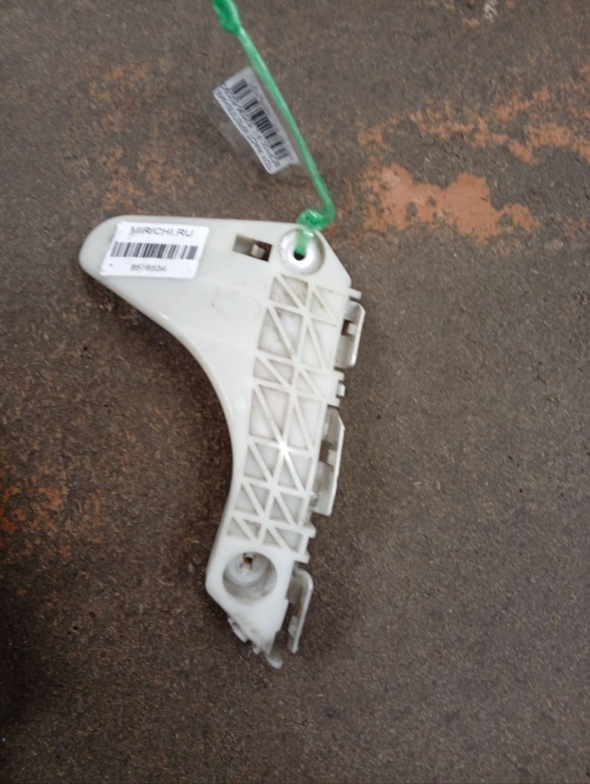 Крепление бампера 52536-52090 на Toyota Ractis SCP100 Фото 8