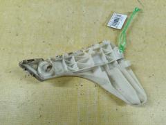 Крепление бампера 52536-52090 на Toyota Ractis SCP100 Фото 4