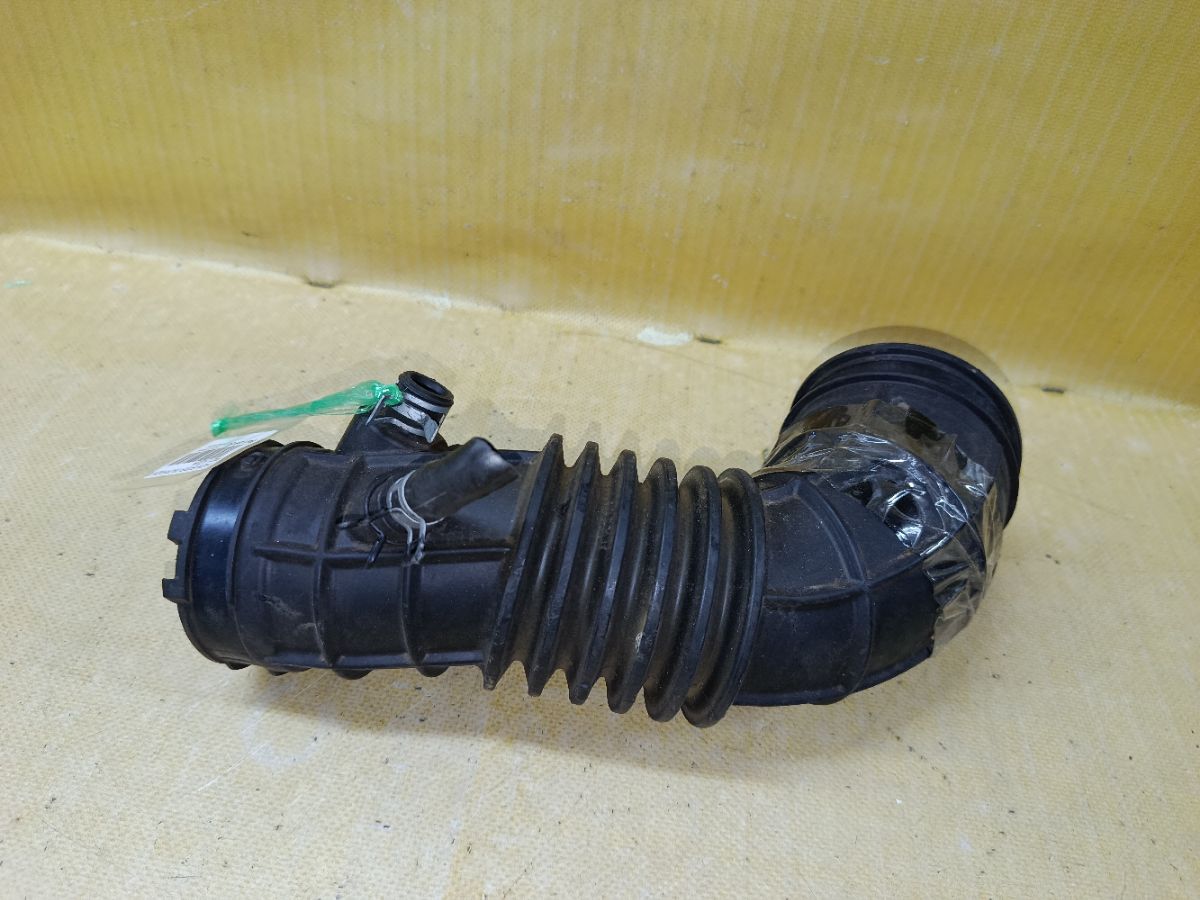 Патрубок воздушн.фильтра на Honda Stepwgn RG1 K20A Фото 4