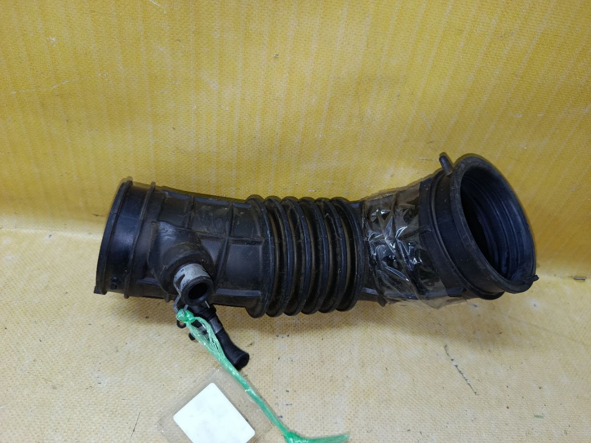 Патрубок воздушн.фильтра на Honda Stepwgn RG1 K20A Фото 6