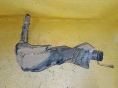 Заливная горловина топливного бака на Toyota Ractis SCP100 2SZ-FE Фото 4