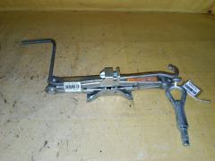 Домкрат на Nissan March K13 Фото 3