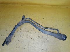 Заливная горловина топливного бака на Toyota Ist NCP60 2NZ-FE Фото 6