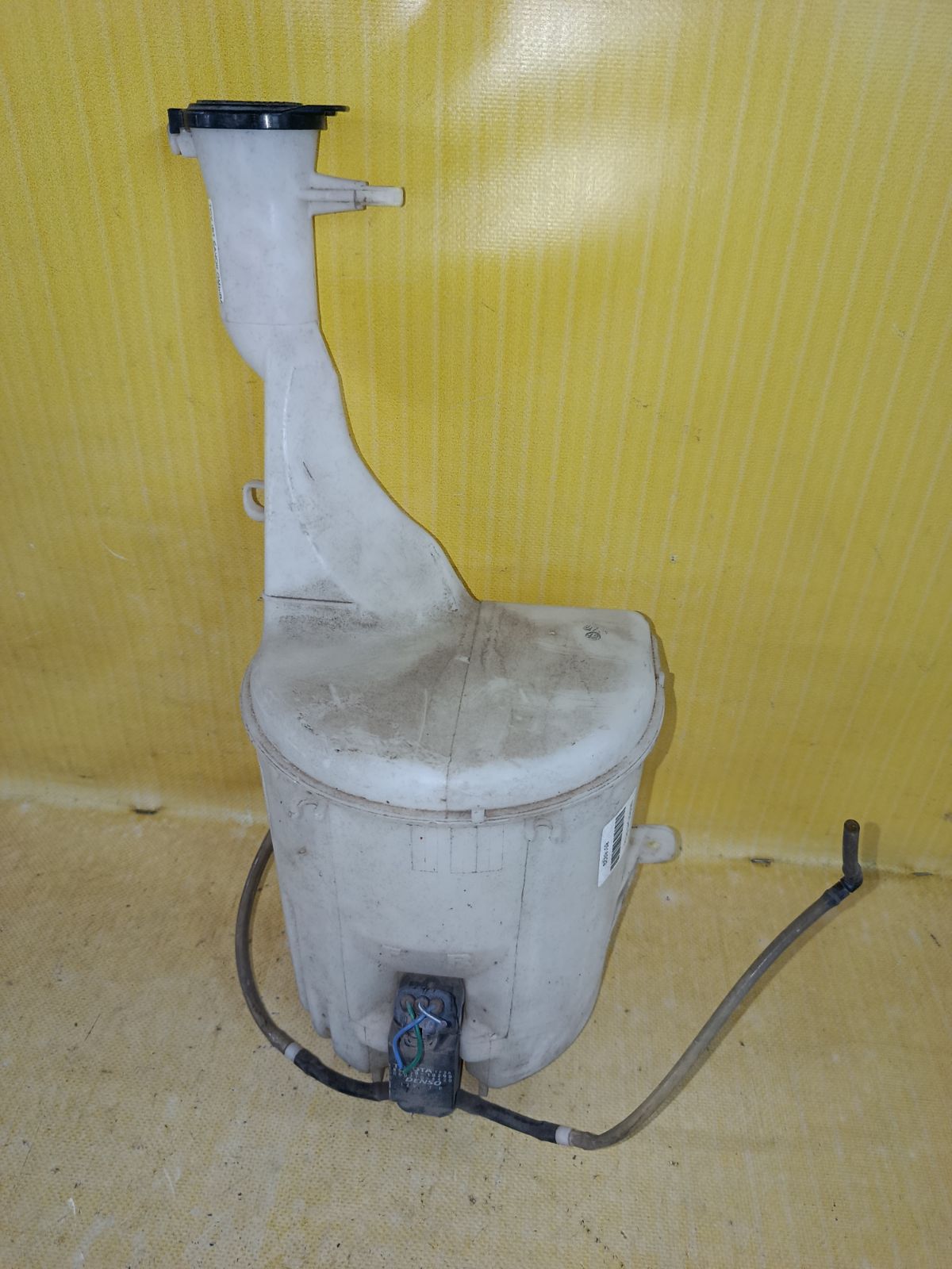 Бачок омывателя на Toyota Ist NCP60 Фото 5