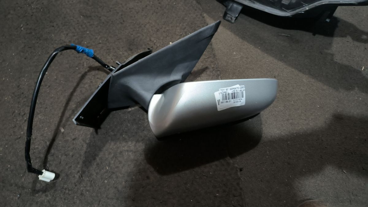 Зеркало двери боковой на Toyota Ist NCP60 Фото 9