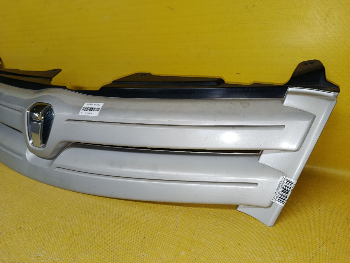 Решетка радиатора 53111-52190 на Toyota Ist NCP60 Фото 6