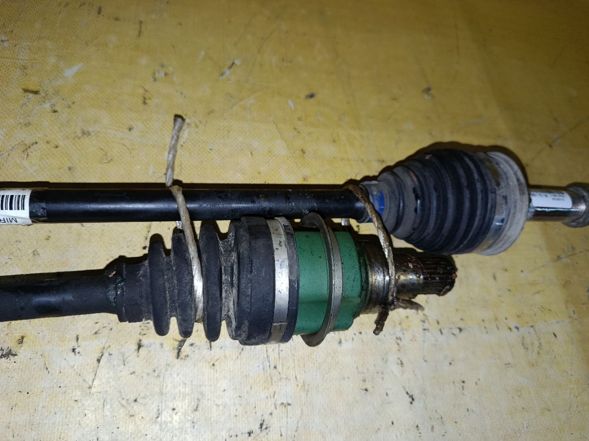 Привод на Daihatsu Move LA100S KF-DET Фото 6