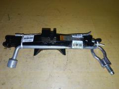 Домкрат на Mazda Verisa DC5W Фото 4