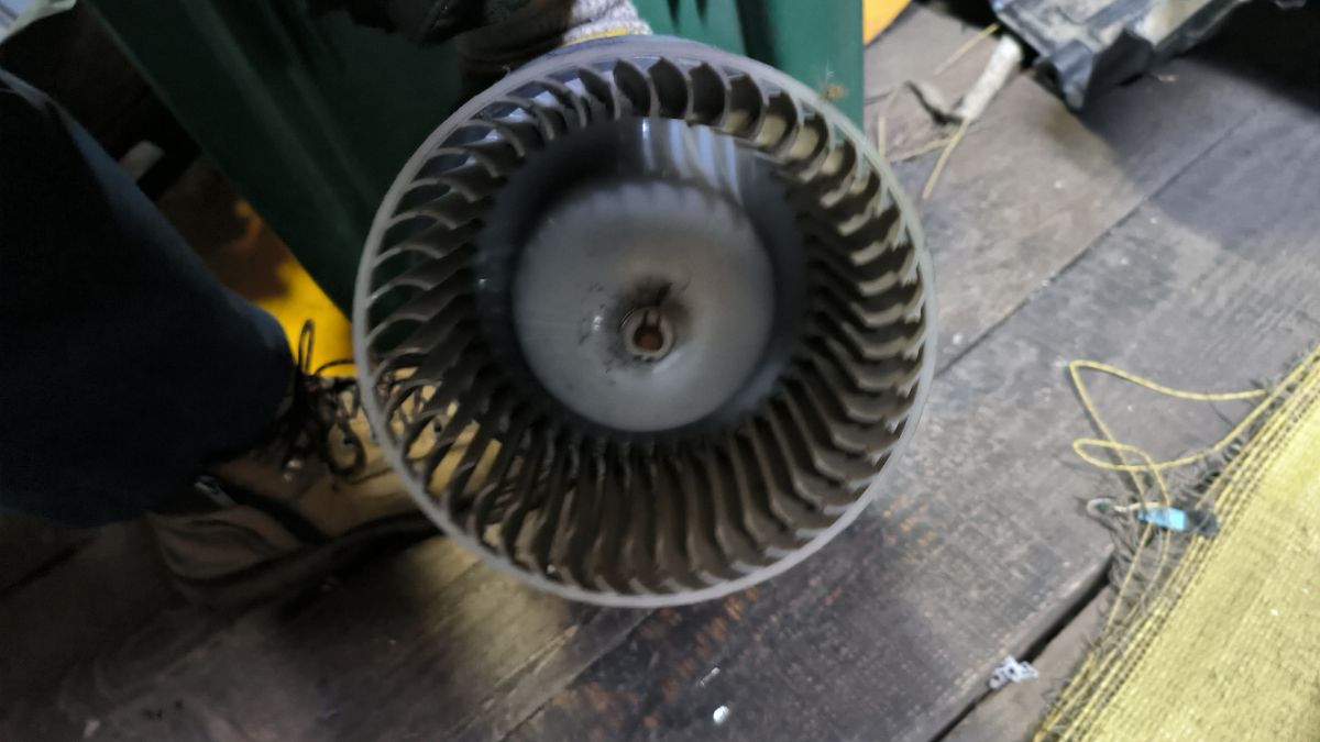 Мотор печки на Nissan Note E11 Фото 8