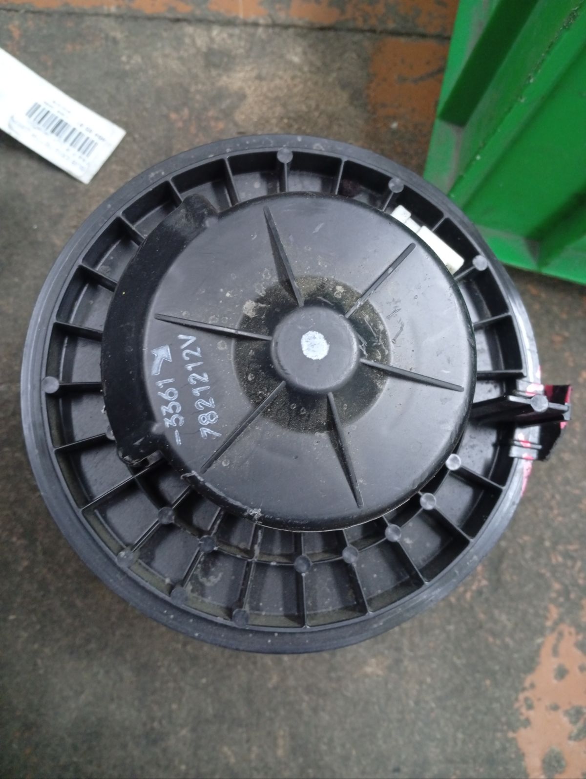 Мотор печки на Nissan Note E11 Фото 9