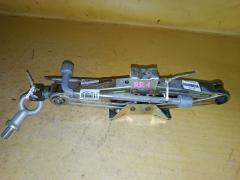 Домкрат на Honda Elysion RR1 Фото 4