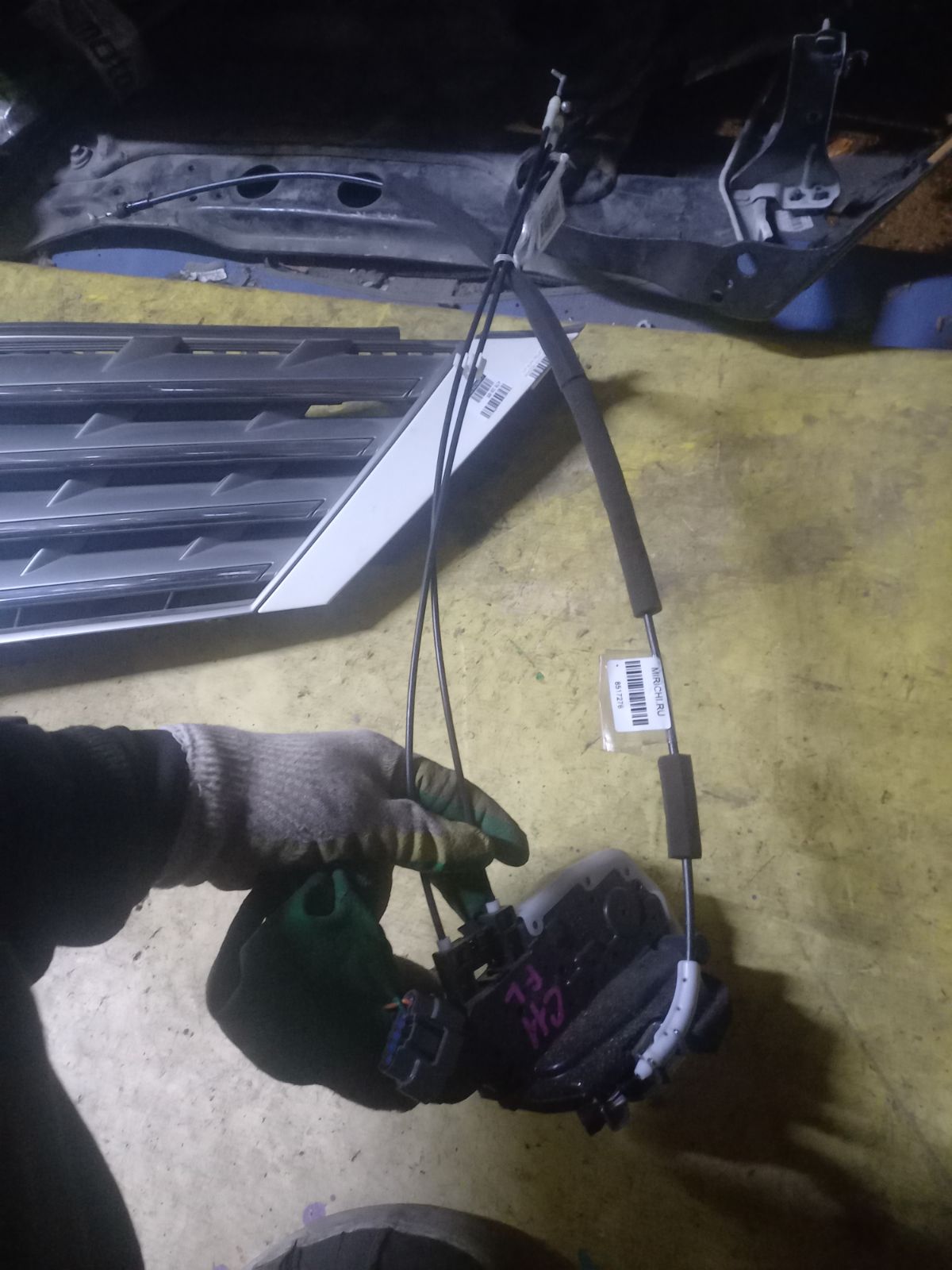 Замок двери на Nissan Note E11 Фото 7