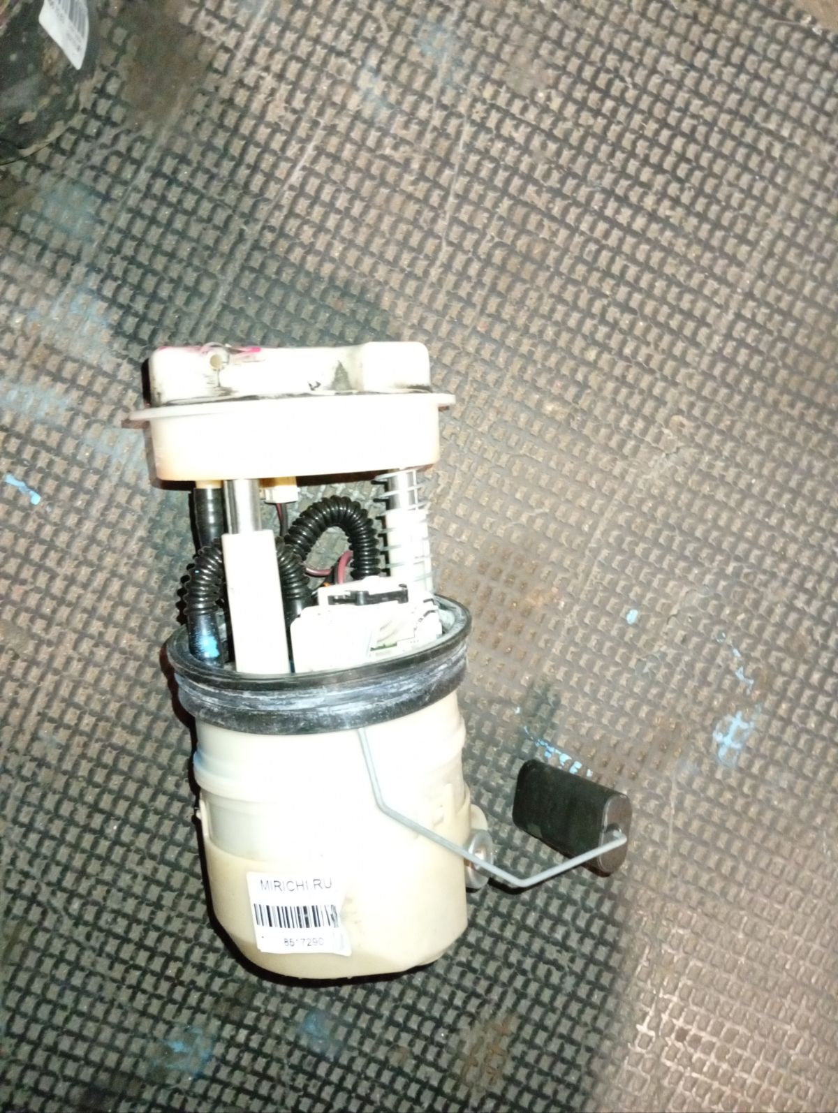 Бензонасос 17040-1V10A на Nissan Note E11 HR15DE Фото 7