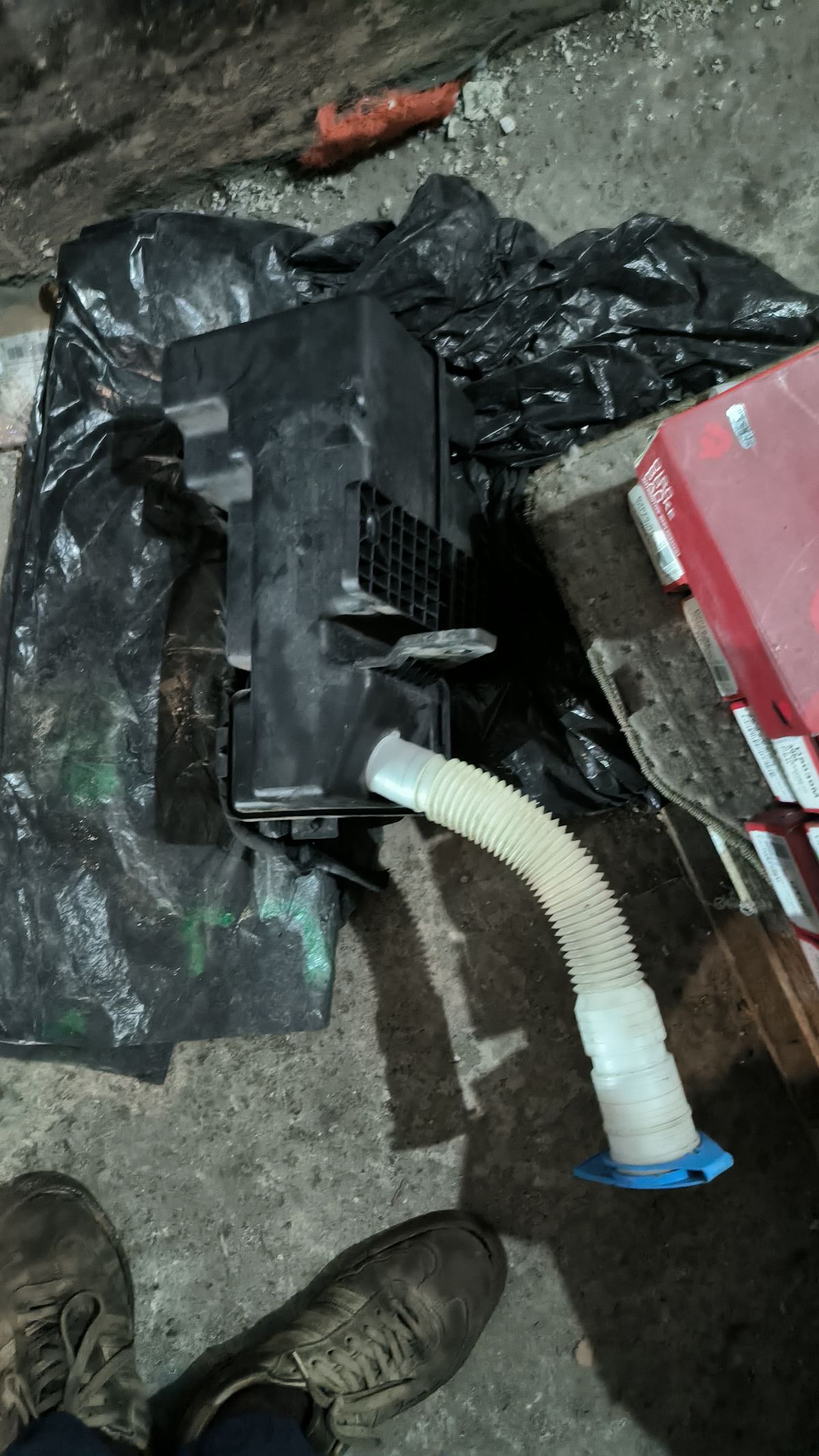 Бачок омывателя 5N0955453B на Volkswagen Tiguan 5N Фото 8